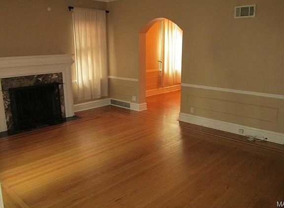 4th image of 7715 Cornell Ave