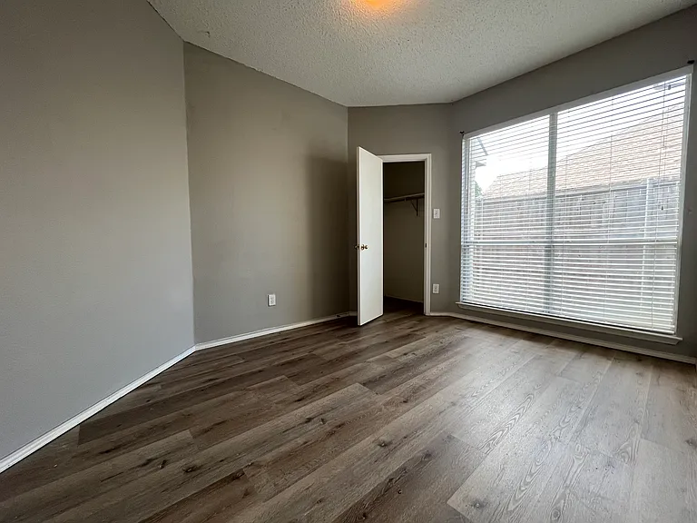 8201 Pacific St — Photo 27
