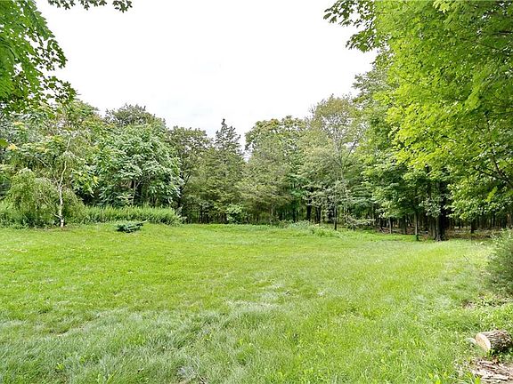 5th image of 80 Old Quaker Hill Rd Unit 2