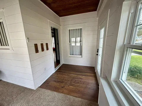 3 bed, 1270 sqft, $2,700 — Photo 2