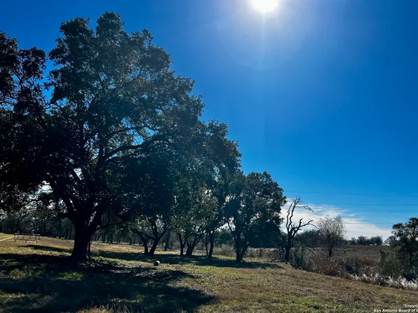 153 CR 428, Stockdale, TX 78160