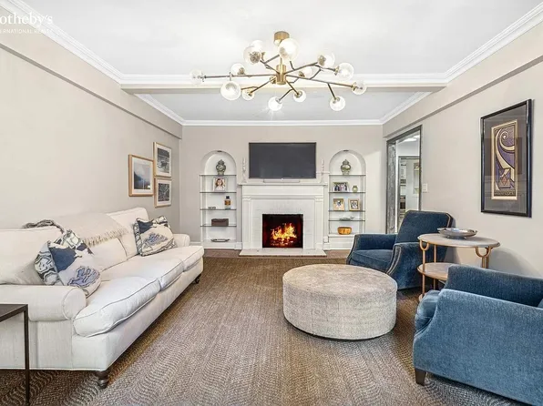 325 E 41st St APT 207, Manhattan, NY 10017
