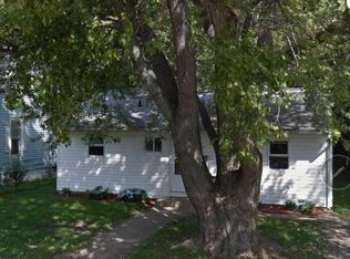 904 W Maple St, Champaign, IL 61821