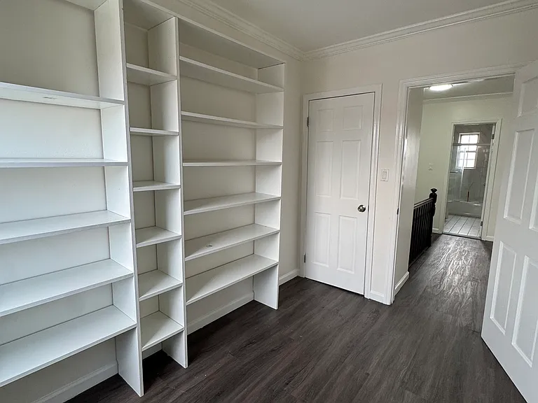 24-10 86th St #2 — Photo 9