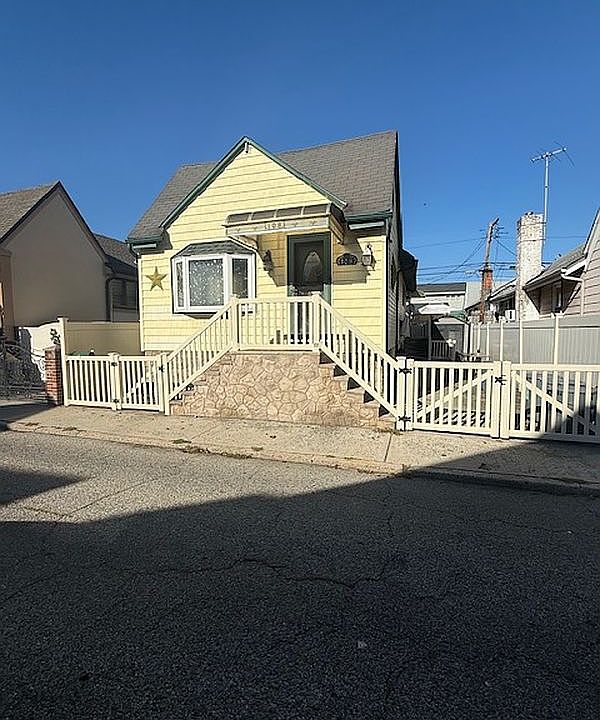2nd image of 108 Celeste Ct