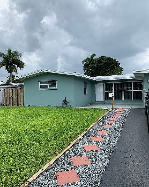 1st image of 2449 Gulfstream Ln