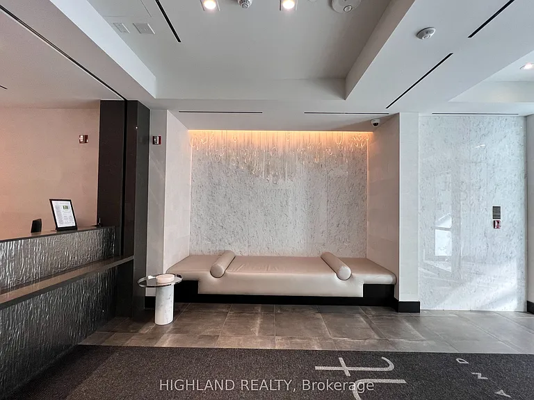 8 Cumberland St #3802 — Photo 38
