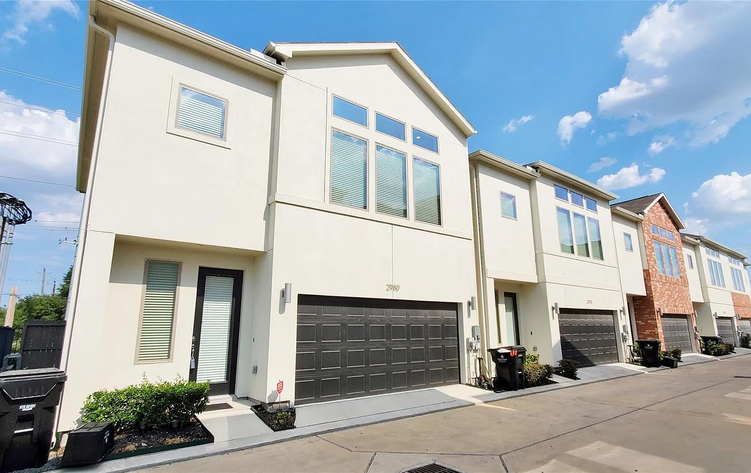 3 bed, 2.5 bath, 1562 sqft, $2,550 — Photo 1