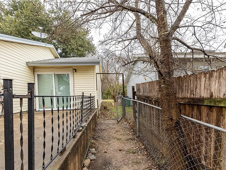 2325 Bendridge Trl — Photo 21