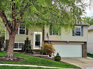 17819 Edna St, Omaha, NE 68136