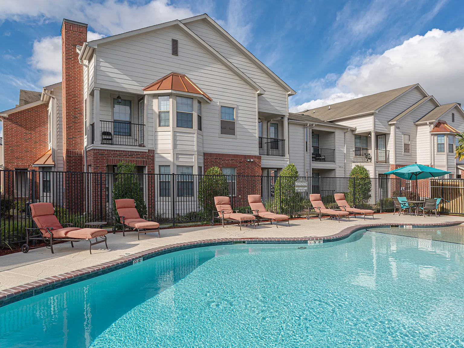 Zachary Parkside Apartments — Photo 1