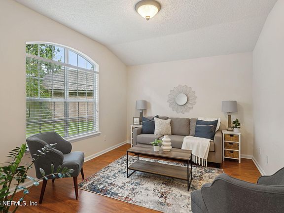 3rd image of 745 AUSTIN Place