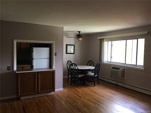 2nd image of 21 Manor Dr Unit 21