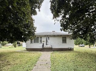 303 NE 2nd St, Galva, IL 61434