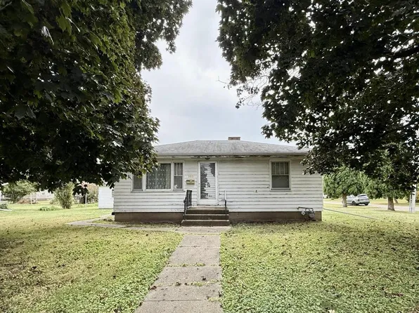 303 NE 2nd St, Galva, IL 61434