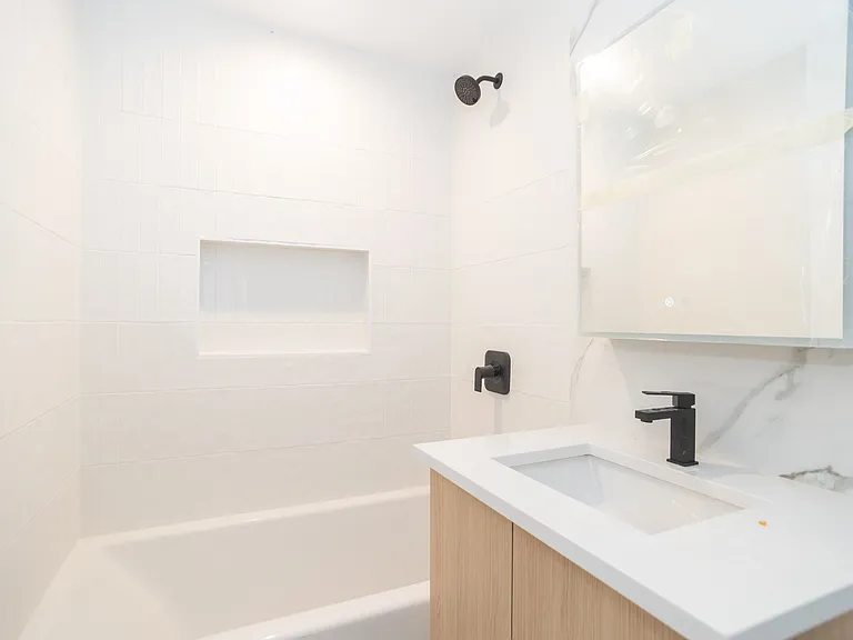 633 S Laflin St #203 — Photo 7
