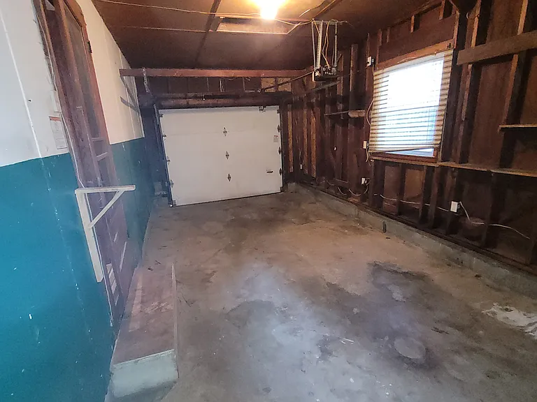 1911 Meridian St — Photo 3