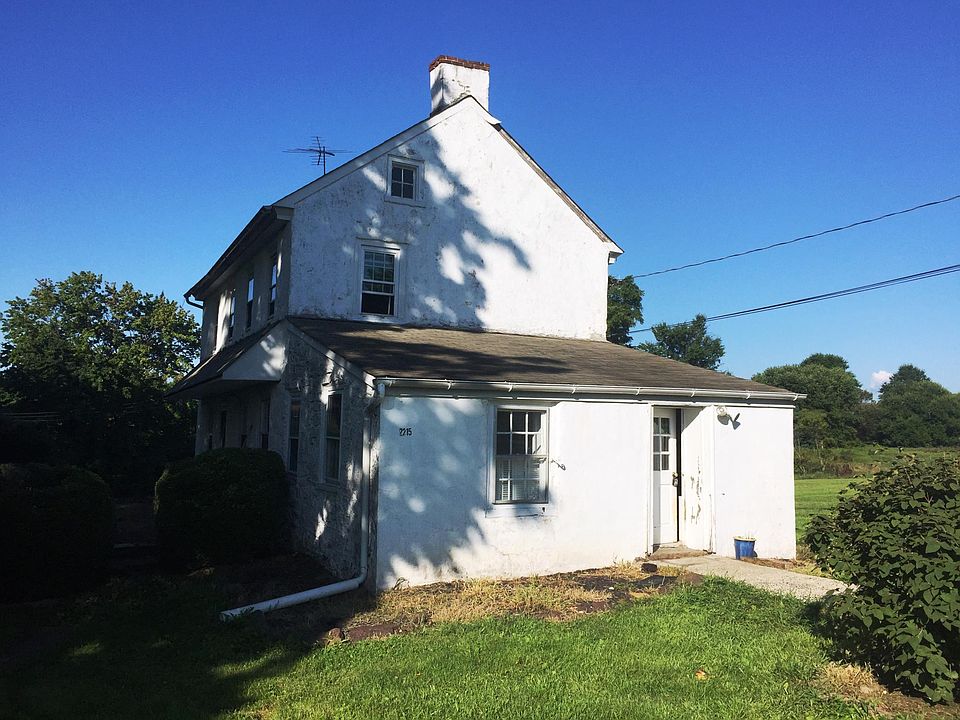 2nd image of 2215 N Wales Rd