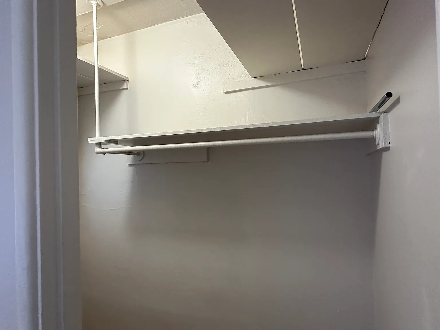 Wellesley Court Apartments — Photo 4