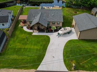 116 Miami Dr, Houghton Lake, MI 48629