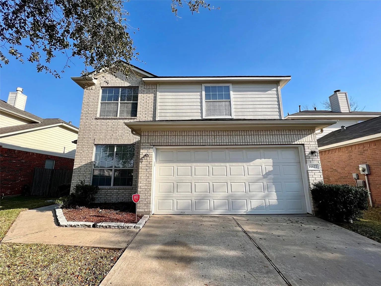 3 bed, 2.5 bath, 2136 sqft, $1,950 — Photo 2