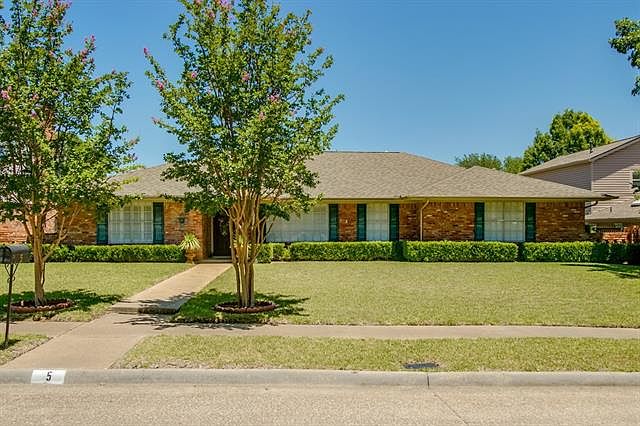 1st image of 5 Vista Cliff Pl
