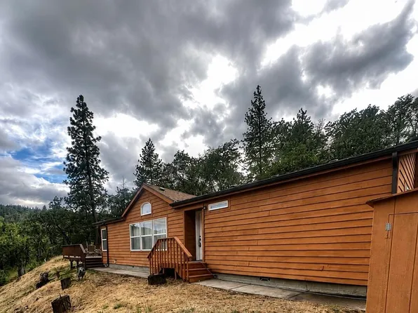 479 Wagon Trail Dr, Jacksonville, OR 97530