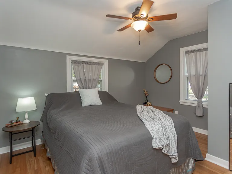 4243 Beverly Dr — Photo 31
