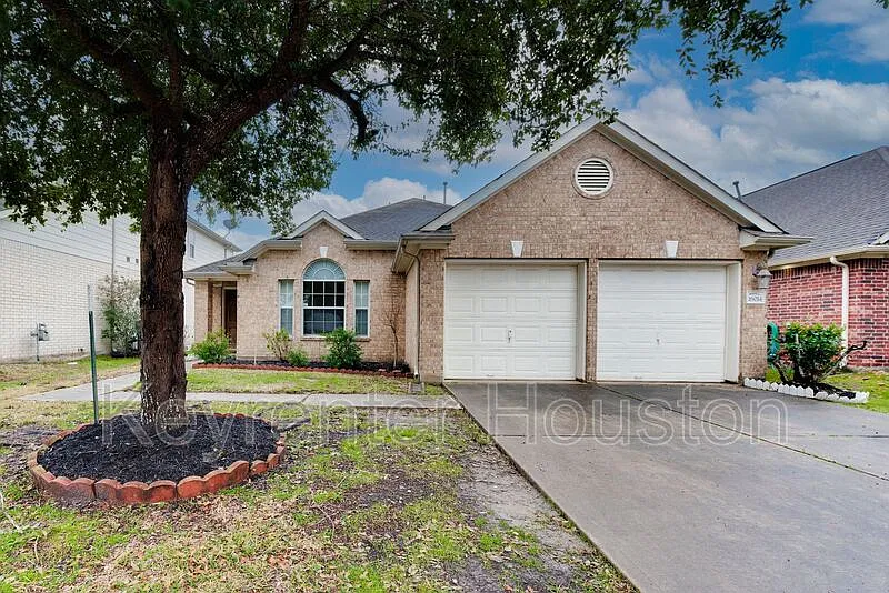 16014 Hidden Crest Dr