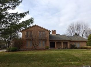 5121 Provincial Dr, Bloomfield Hills, MI 48302