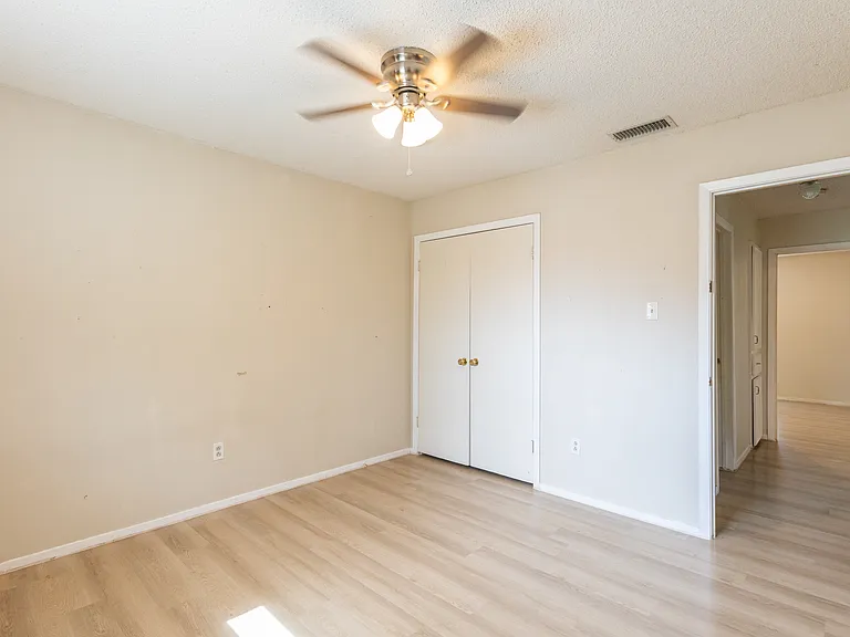 1733 Chucker Ct — Photo 12