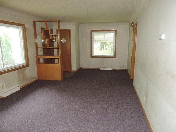3rd image of 1001 34th Ave N