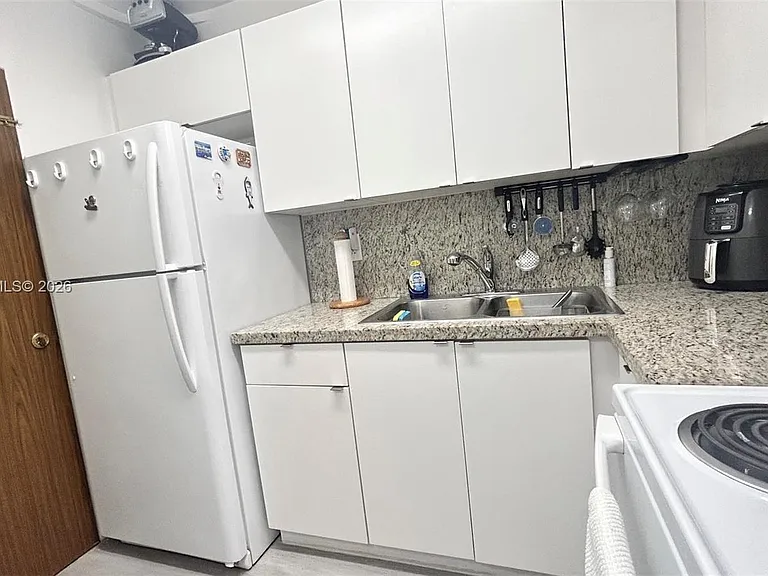 2899 Collins Ave #450 — Photo 5