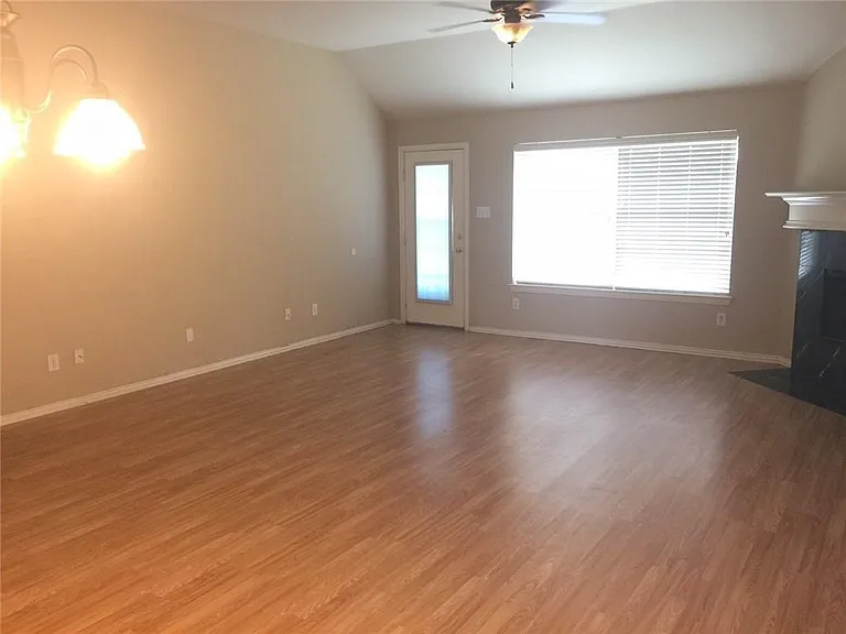 6004 Durango Dr — Photo 3