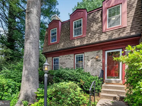 9821 Owens Ct, Fairfax, VA 22031
