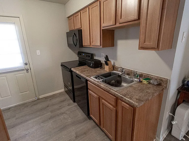 204 Wheaton Ct — Photo 10