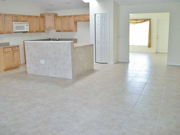 2nd image of 437 Diedrich St