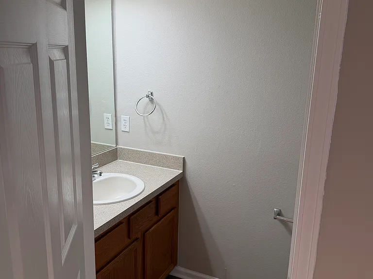 875 Southern Creek Dr — Photo 5