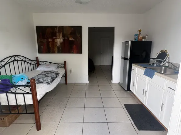 3132 NW 28th St #1, Miami, FL 33142