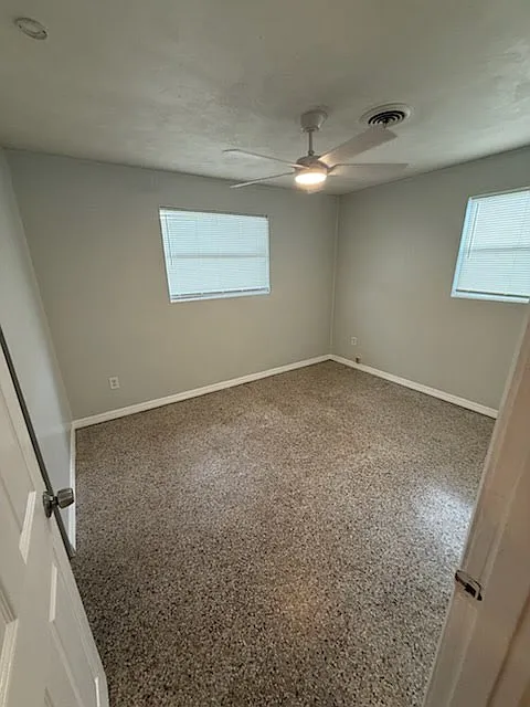4 bed, 1350 sqft, $2,000 — Photo 3