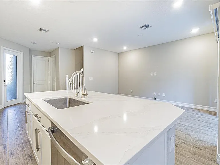 5062 San Martino Dr — Photo 13