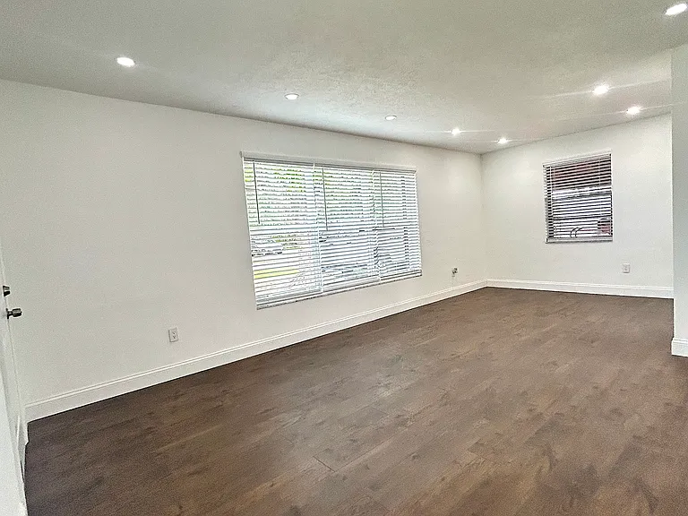 6001 SW 116th Ave — Photo 9