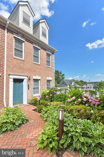 1st image of 2266 S Garfield St #6