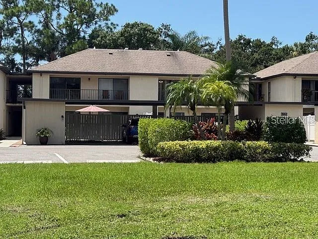 6120 Country Club Way #207