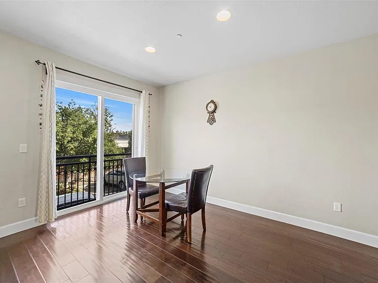 353 Esfahan Ct — Photo 27
