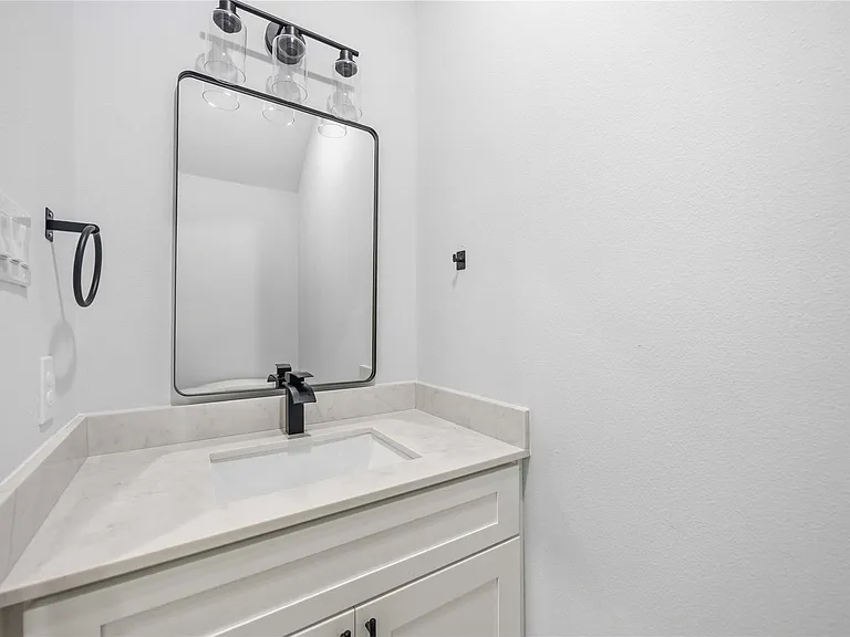 4138 Larkspur St #B — Photo 17