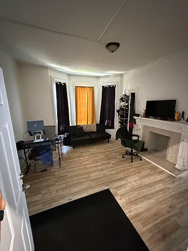 367 Howard Ave #1L Photo 1