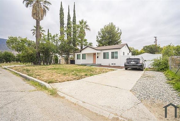 1st image of 4555 Acacia Ave
