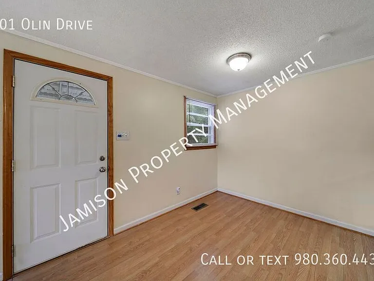 501 Olin Dr — Photo 5
