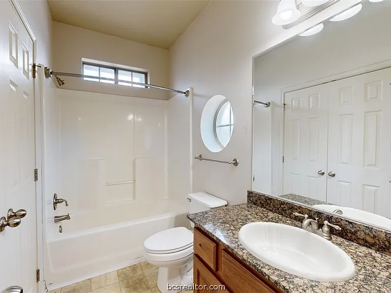 211 Forest Dr #C — Photo 32
